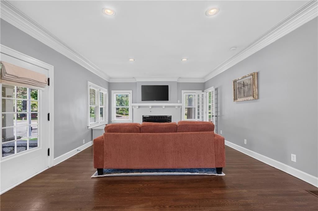 5850 Brookside Boulevard — photo 3