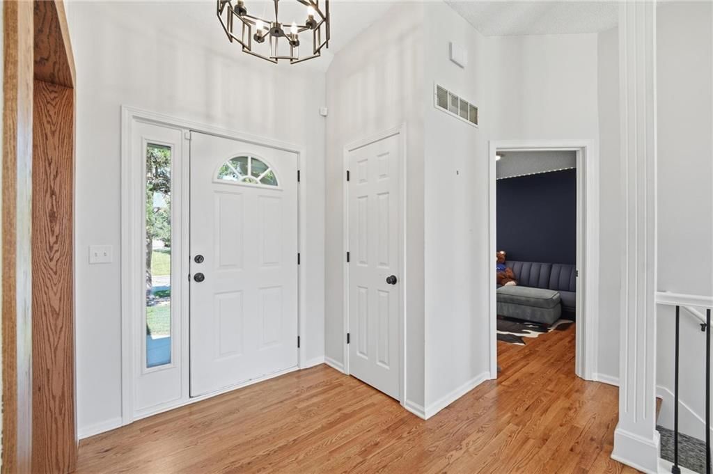 4421 SW Hillside Drive — photo 3