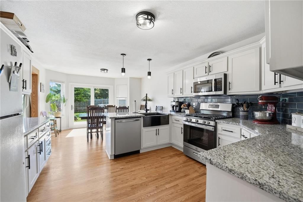 4421 SW Hillside Drive — photo 14