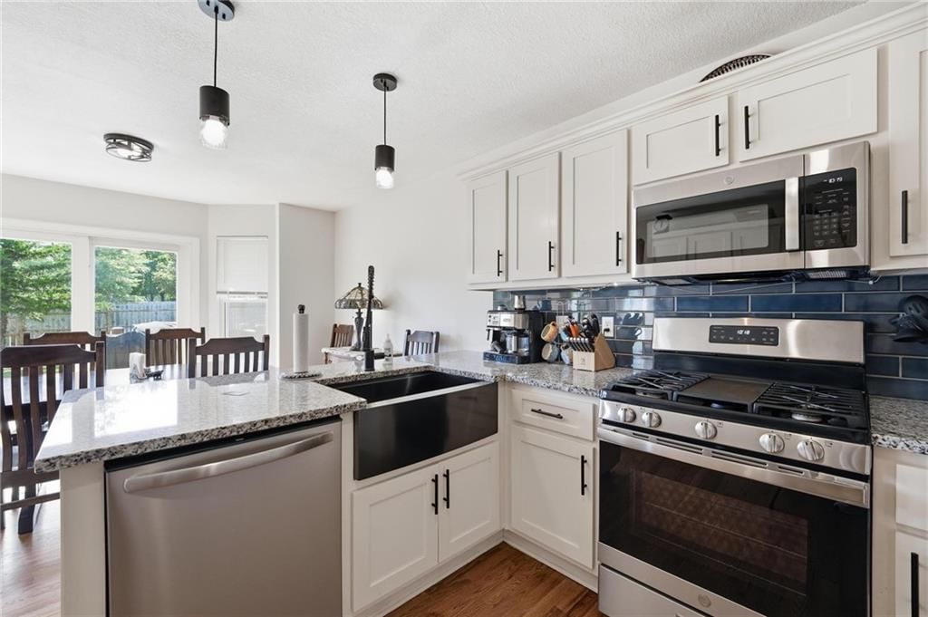 4421 SW Hillside Drive — photo 15