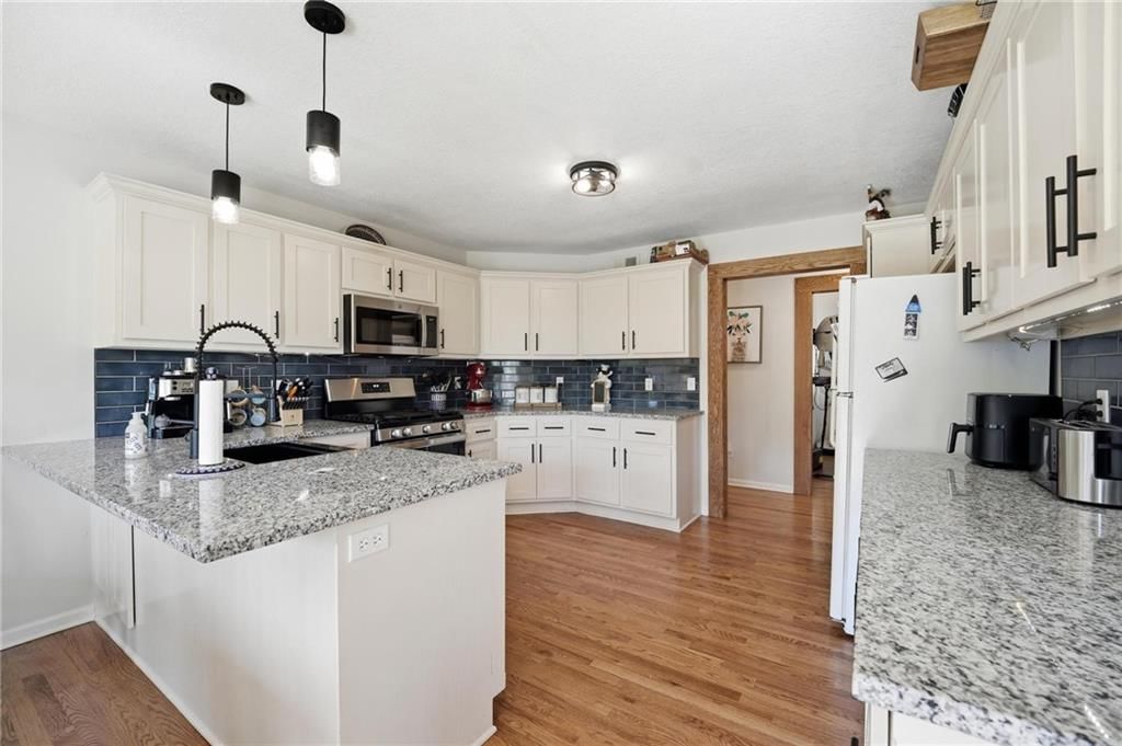 4421 SW Hillside Drive — photo 17