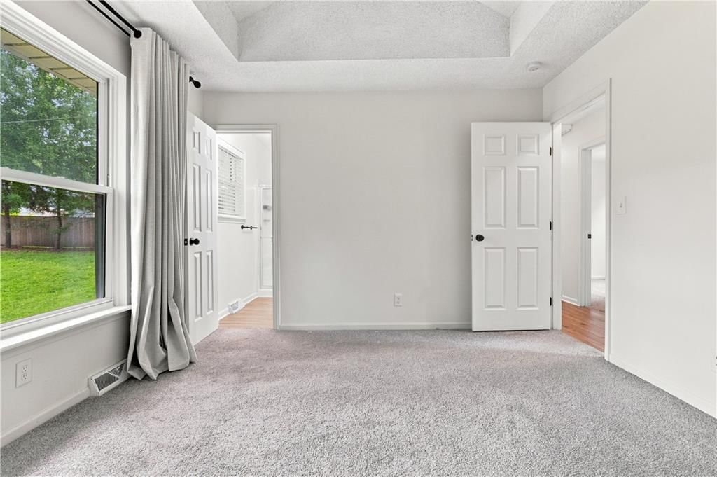 6015 Hauser Drive — photo 13