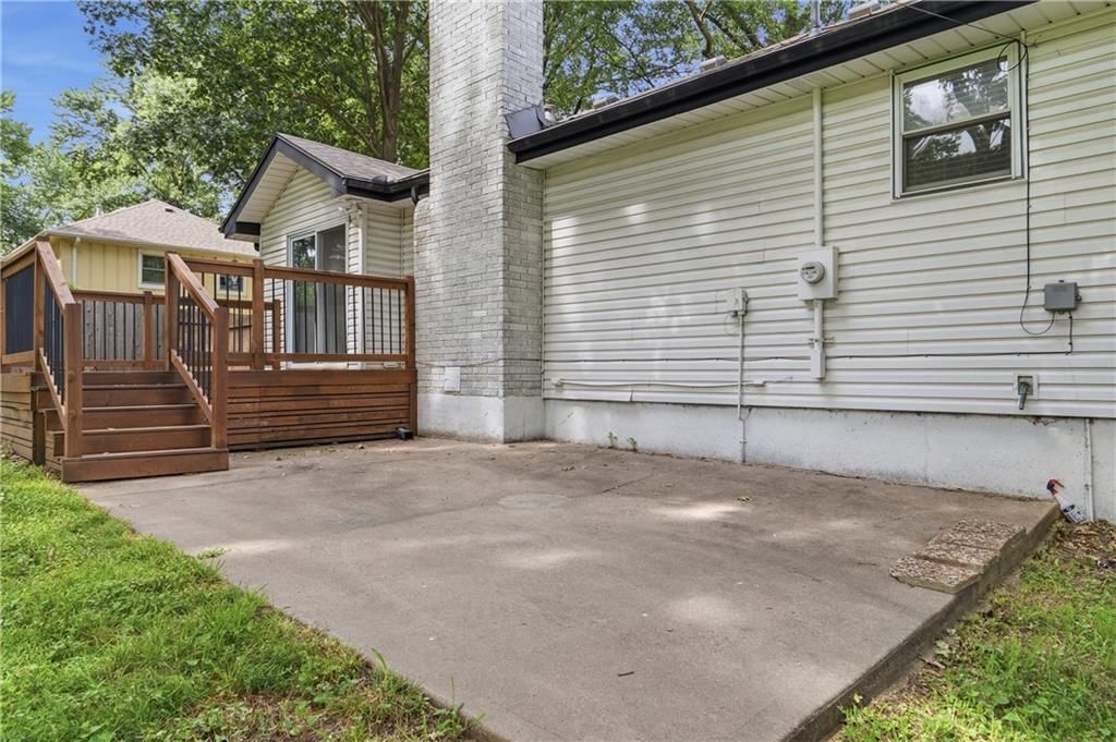 6015 Hauser Drive — photo 30