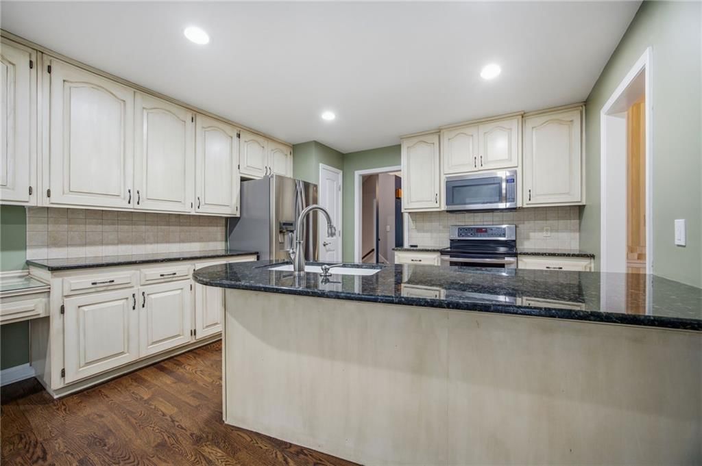 7419 Booth Street — photo 12