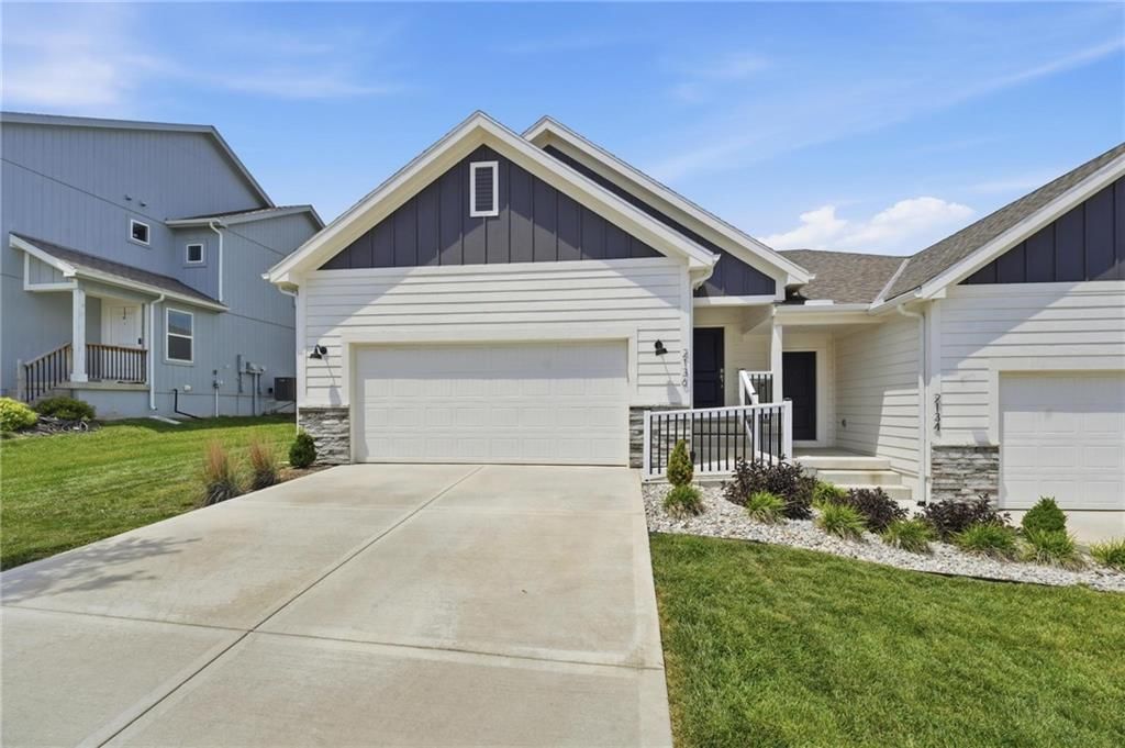 2136 SW Osage Drive — photo 1