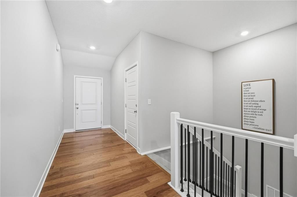 2136 SW Osage Drive — photo 6