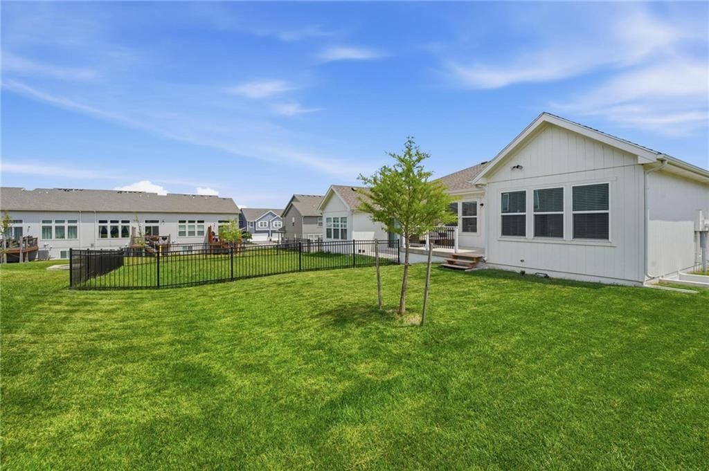 2136 SW Osage Drive — photo 37