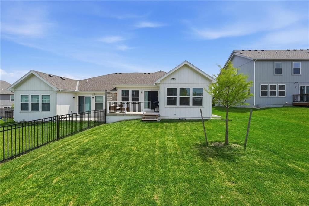 2136 SW Osage Drive — photo 38