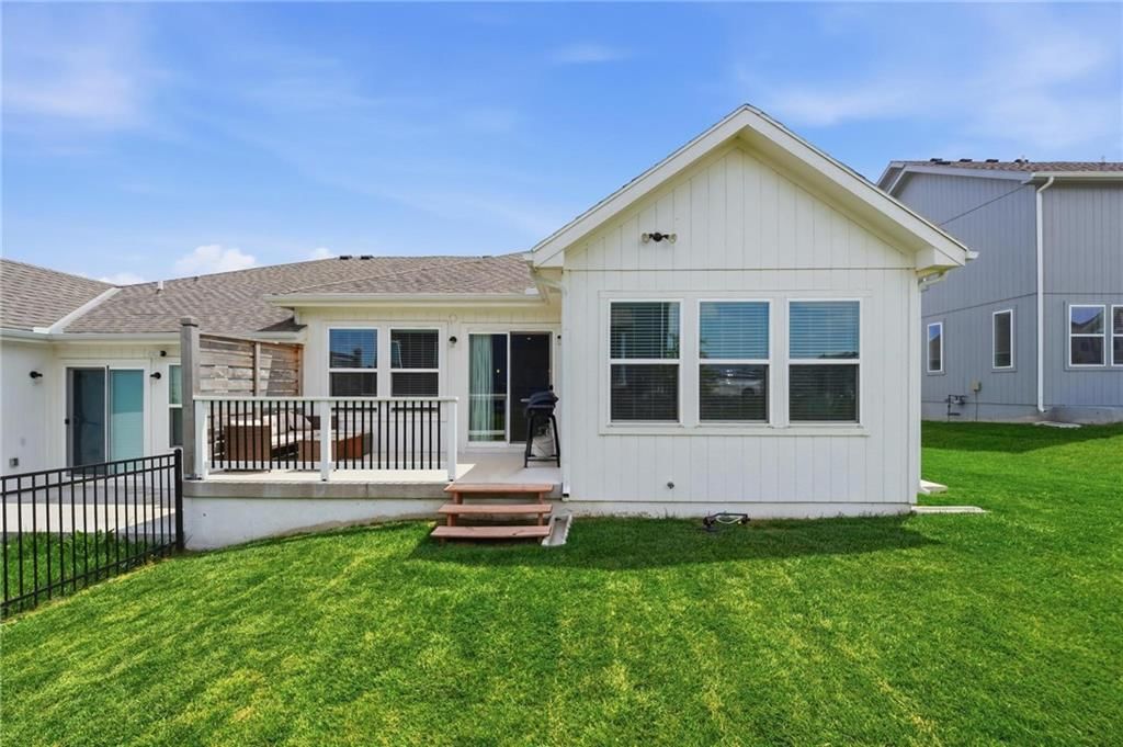 2136 SW Osage Drive — photo 40