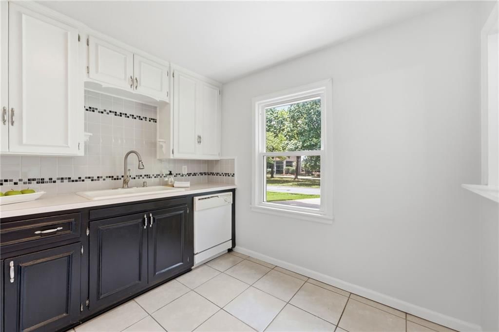 8107 Ward Parkway — photo 11