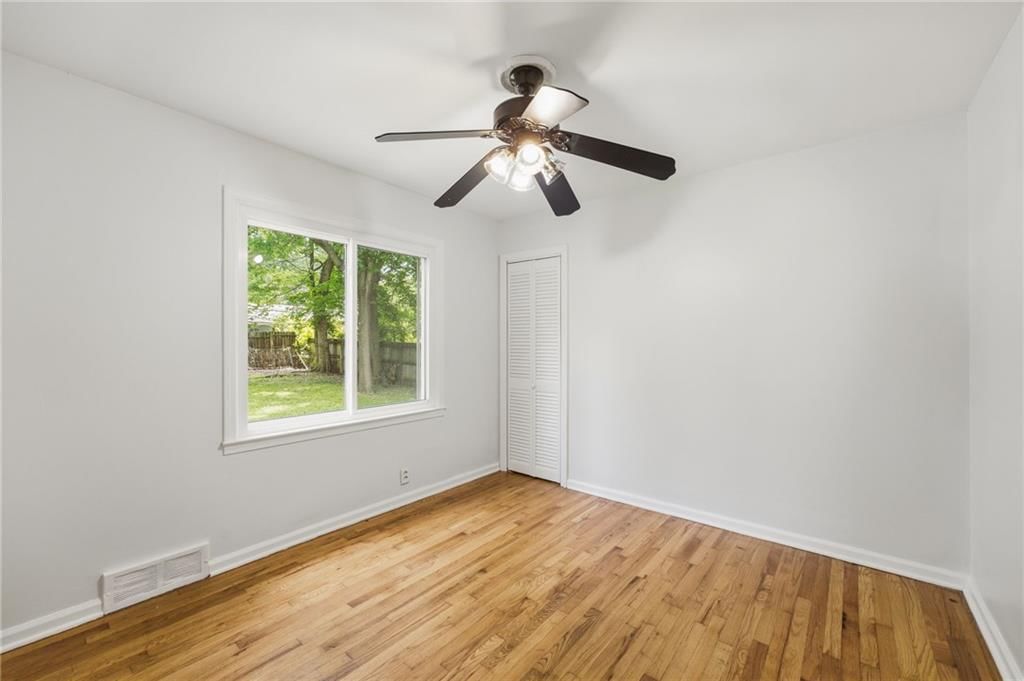 8107 Ward Parkway — photo 16