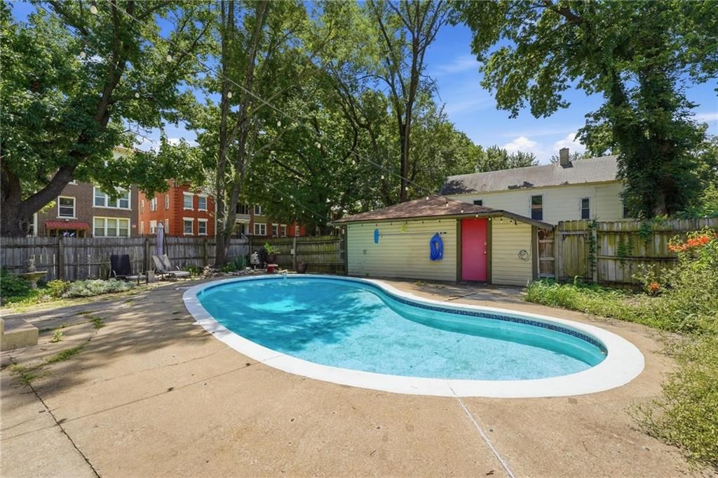 3715 Gladstone Boulevard — photo 3