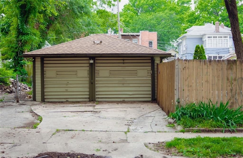 3715 Gladstone Boulevard — photo 5