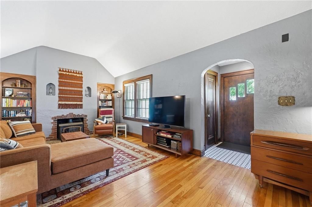 3715 Gladstone Boulevard — photo 8