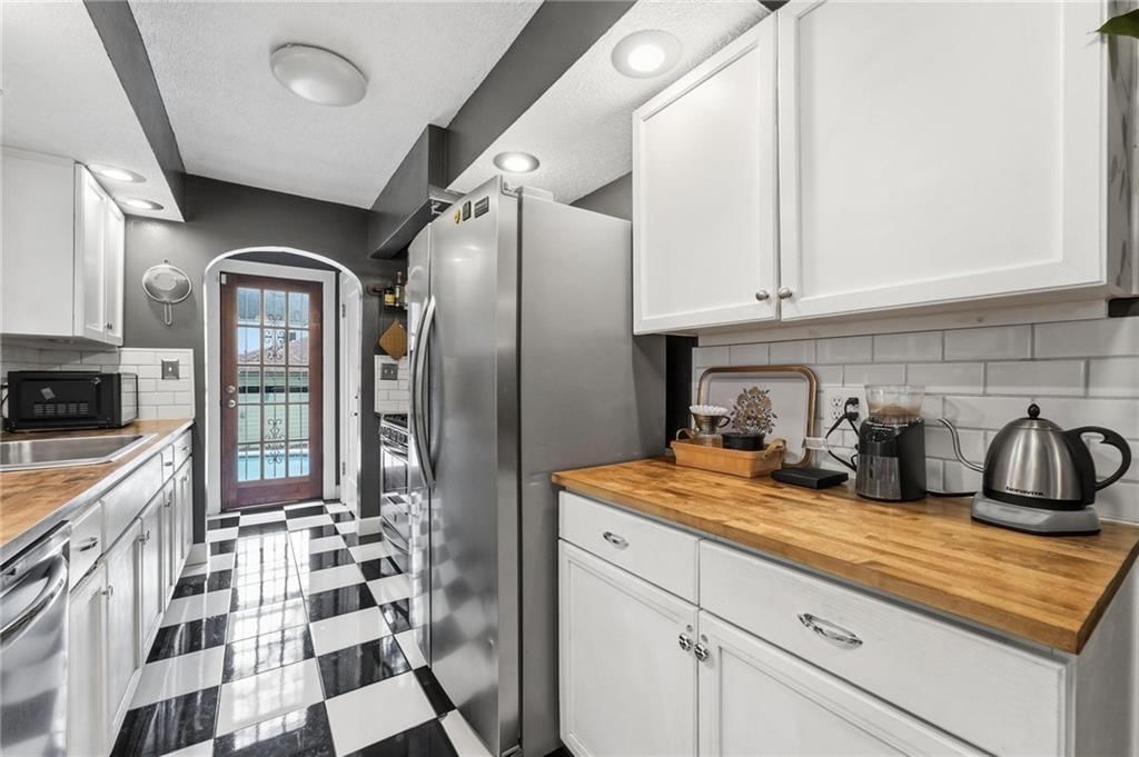 3715 Gladstone Boulevard — photo 18
