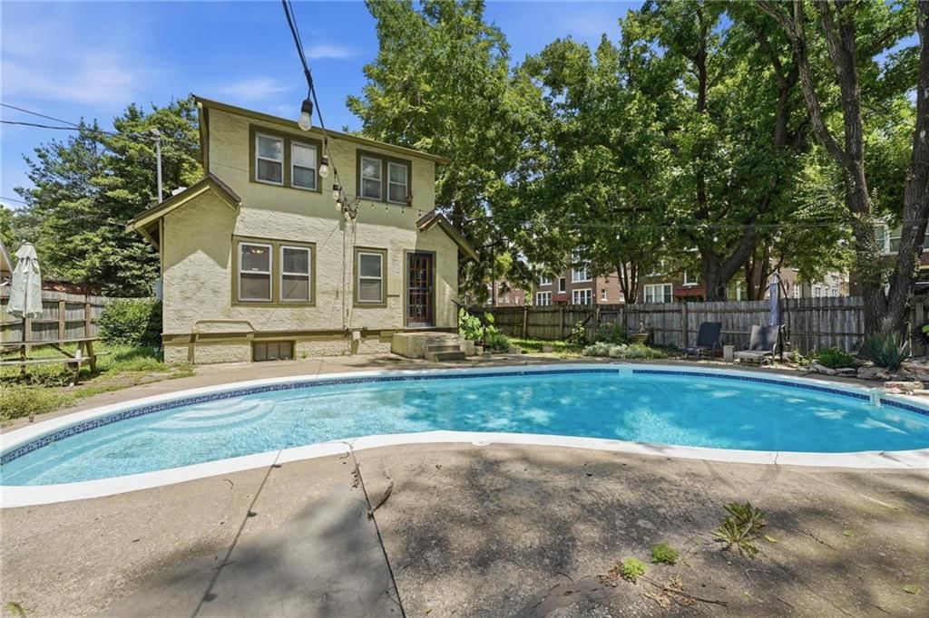 3715 Gladstone Boulevard — photo 28