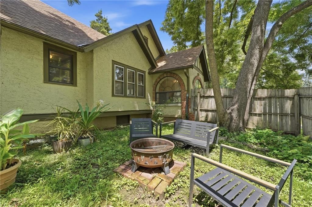 3715 Gladstone Boulevard — photo 30