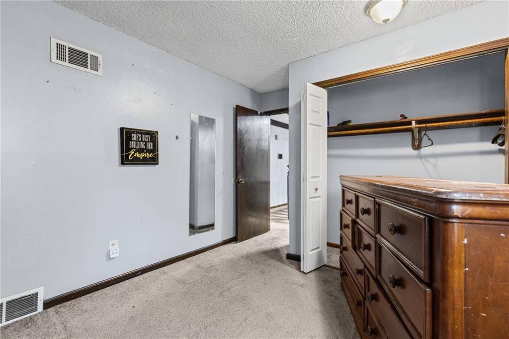12420 Cambridge Avenue — photo 35