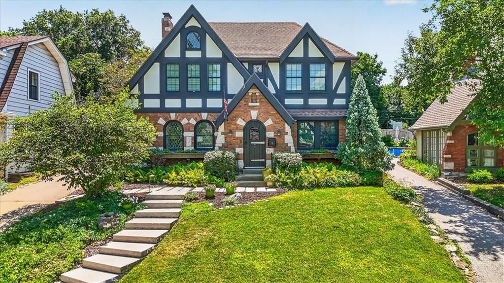 31 W Winthrope Road, Kansas City, MO