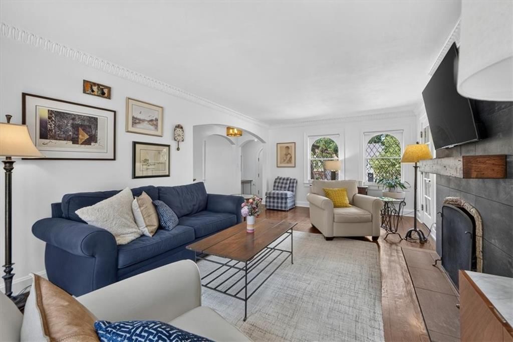 31 W Winthrope Road — photo 4