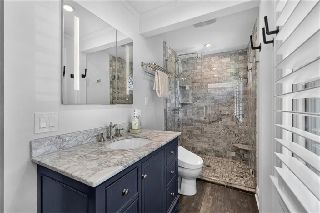 31 W Winthrope Road — photo 16