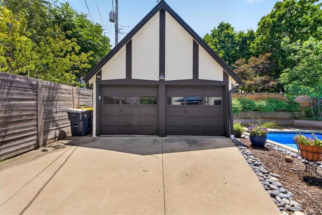 31 W Winthrope Road — photo 23