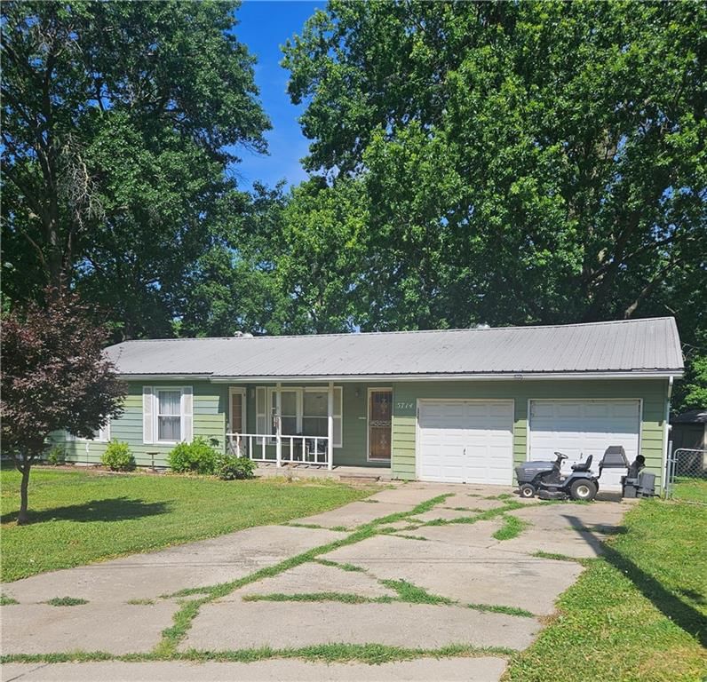 5714 N Tracy Avenue, Gladstone, MO