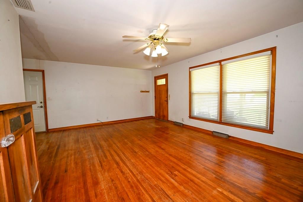 5714 N Tracy Avenue — photo 5