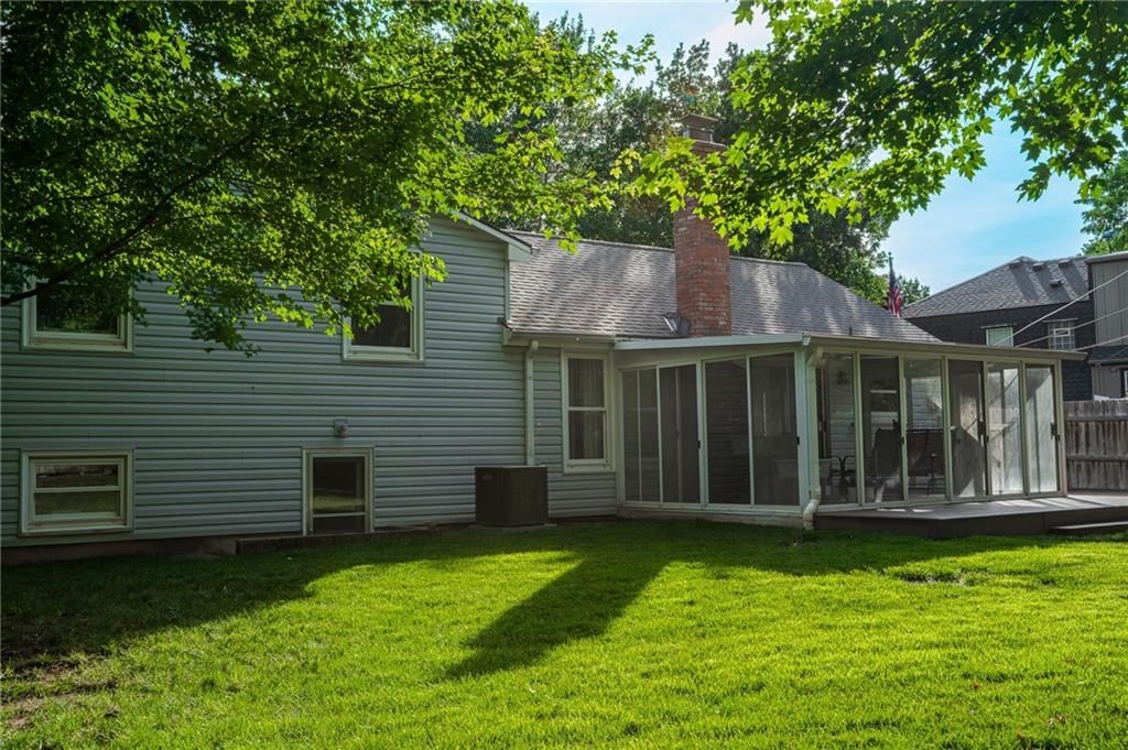 9305 Sturgeon Drive — photo 2