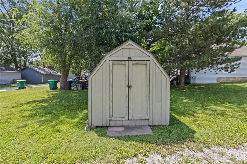 307 E Miami Street — photo 14