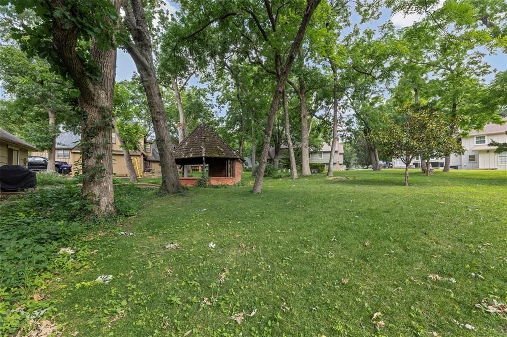 9108 W 106th Street — photo 32
