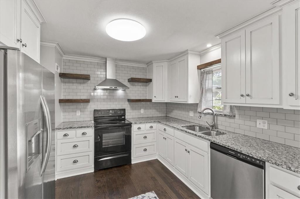 312 SW Blarney Court — photo 4