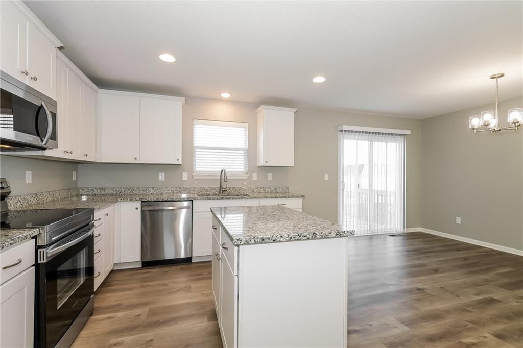 900 NW Hilltop Lane — photo 5