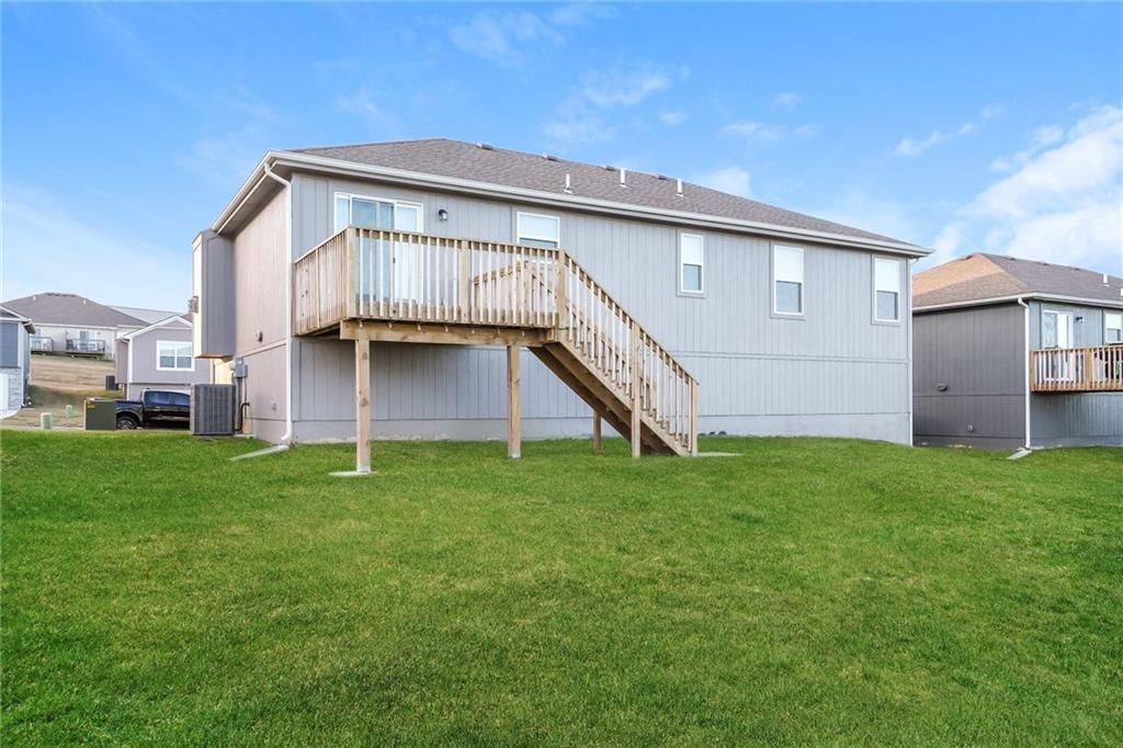 900 NW Hilltop Lane — photo 14