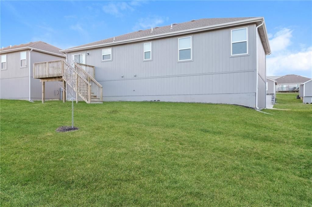 900 NW Hilltop Lane — photo 15