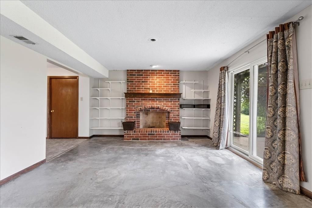 28035 W 89th Street — photo 24