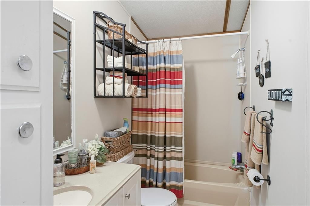 314 SE Lakeside Drive — photo 21