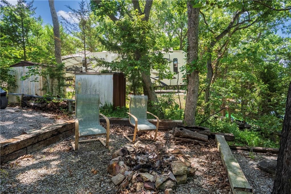 314 SE Lakeside Drive — photo 28