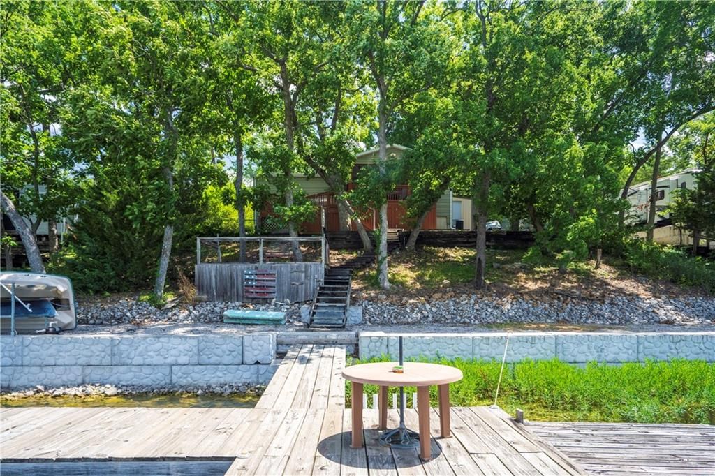 314 SE Lakeside Drive — photo 30
