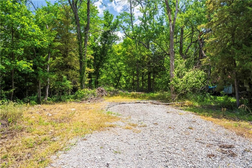 314 SE Lakeside Drive — photo 34