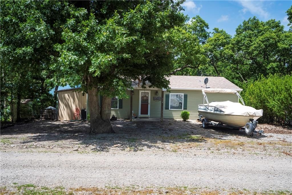 314 SE Lakeside Drive — photo 35