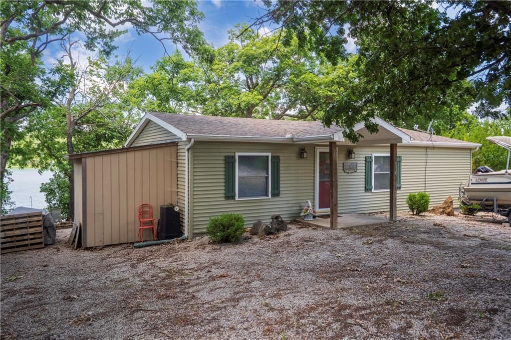 314 SE Lakeside Drive — photo 37