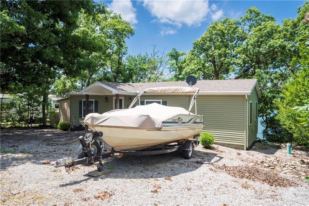 314 SE Lakeside Drive — photo 40