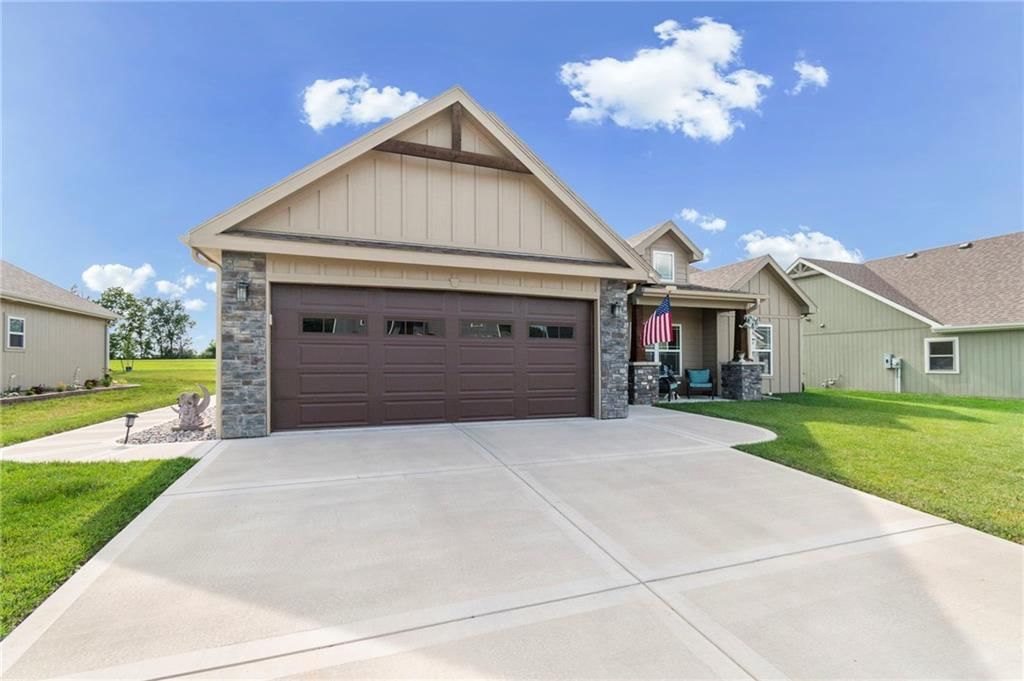 307 Lykins Lane — photo 3