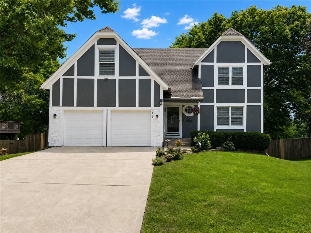 909 E Johnston Circle — photo 1