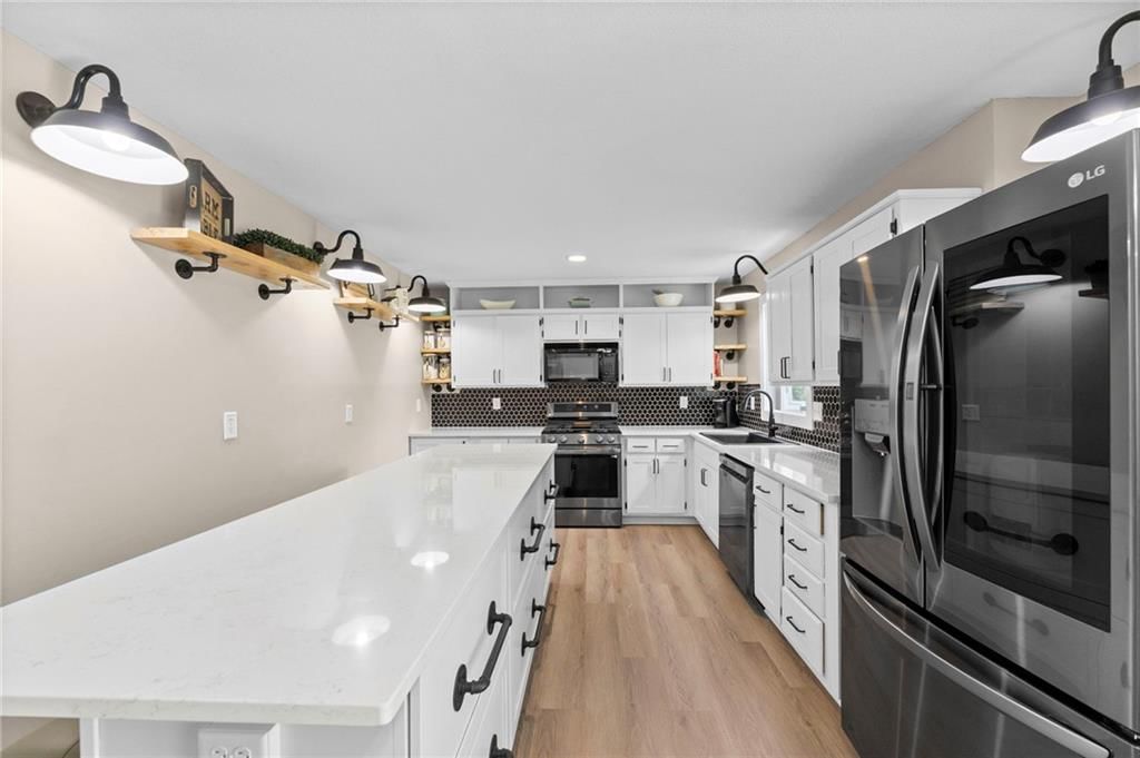 909 E Johnston Circle — photo 13