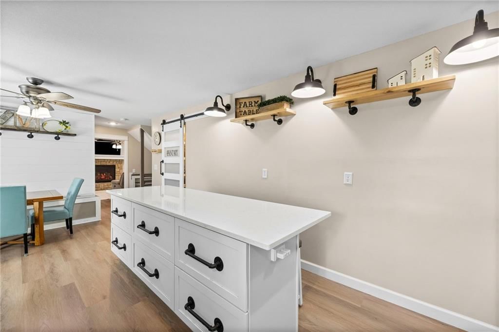909 E Johnston Circle — photo 17