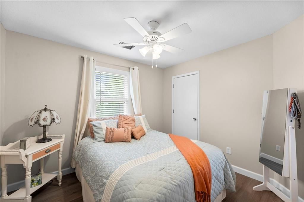 909 E Johnston Circle — photo 29