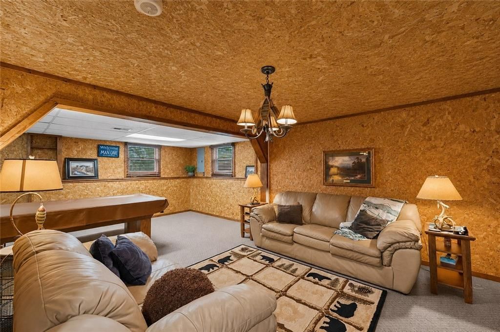 909 E Johnston Circle — photo 40