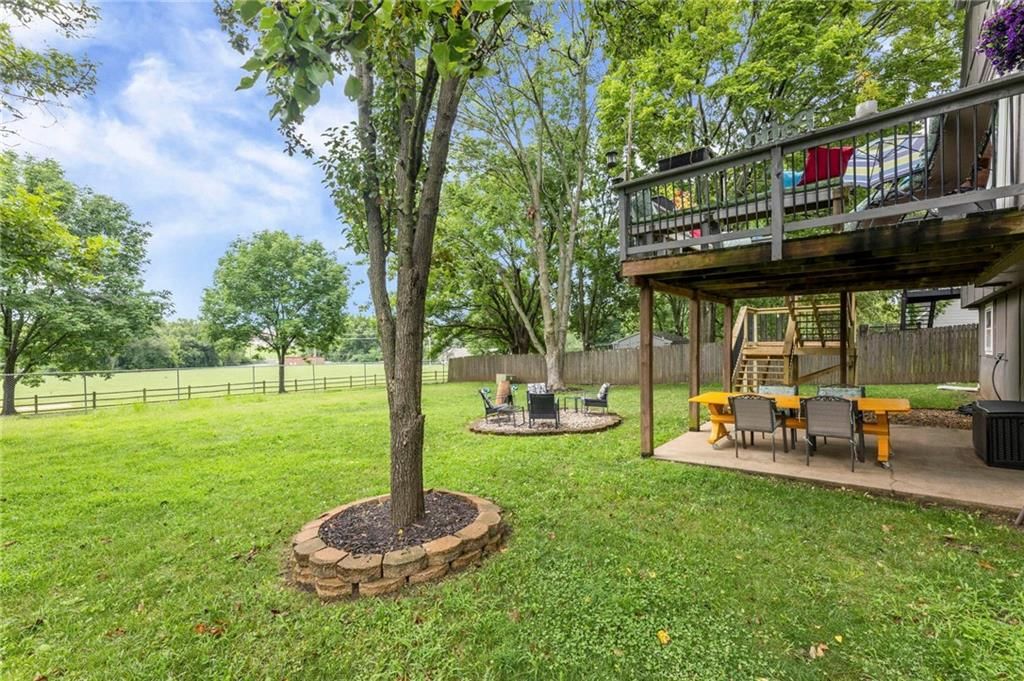 909 E Johnston Circle — photo 53